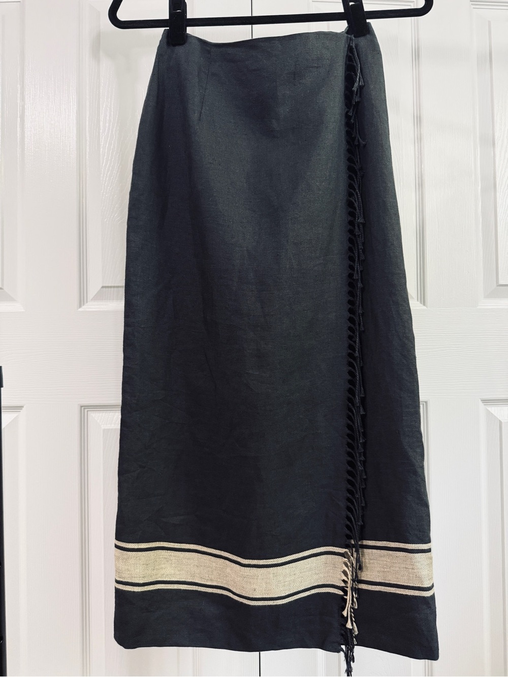 Vintage Jones New York 100% Linen Wrap Maxi Skirt Black Fringe Petite 6P